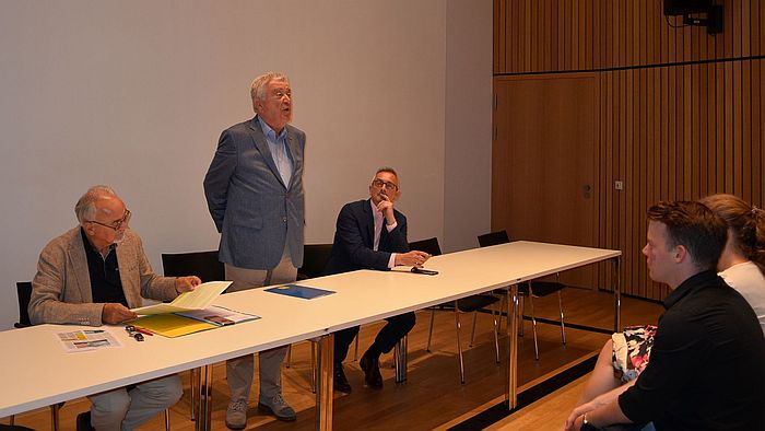 DiensTalk im Centre Charlemagne zum Thema Tihange