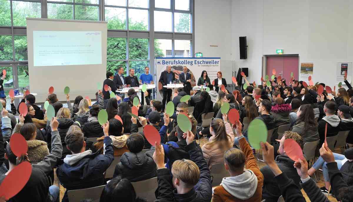 Podiumsdiskussion am Berufskolleg zu Europa und EU