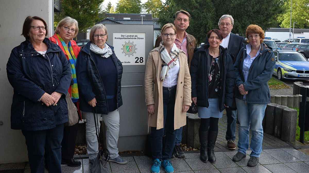 Liberale Freuen besuchen die Kreispolizeibehörde Düren